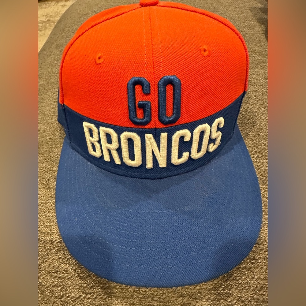 Boise state “Go Broncos” hat